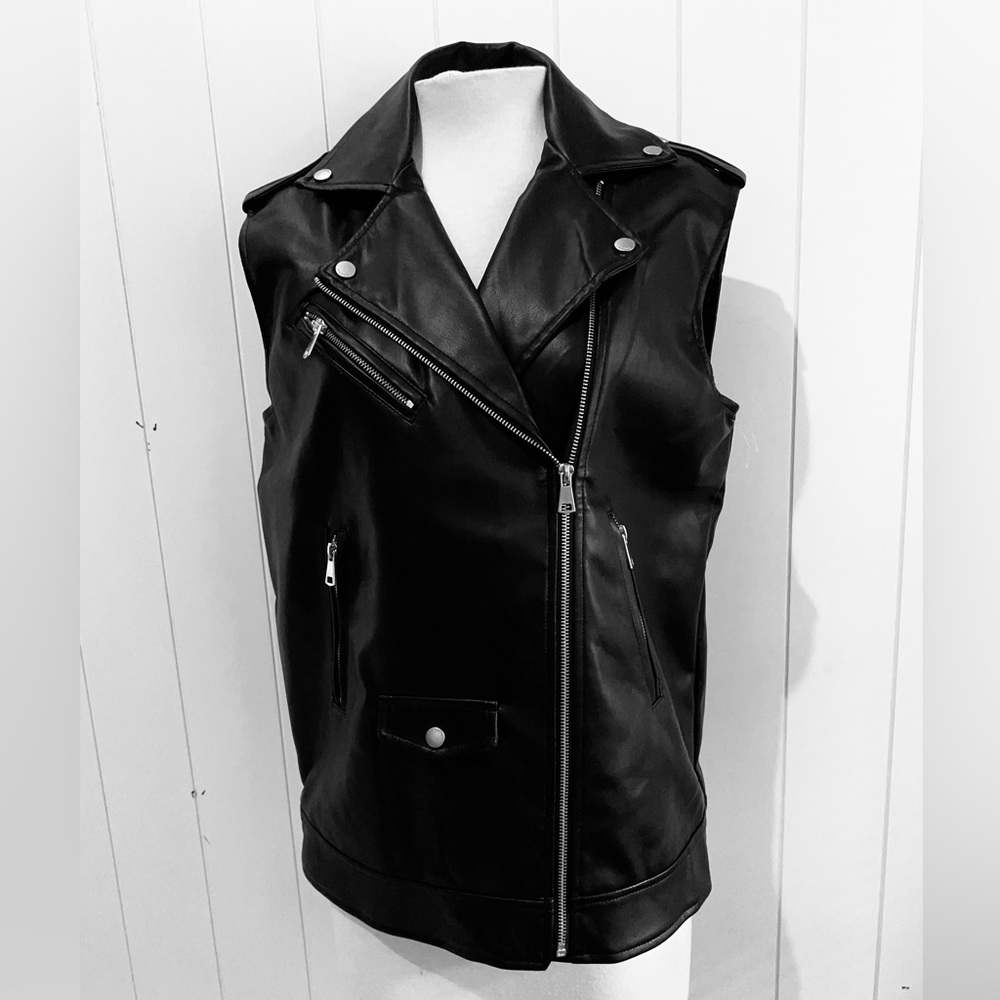 VGOSS NWT  Moto Vest  2 front Zipper Pockets size S black